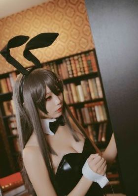 被迫成为女同学的脚奴袜奴